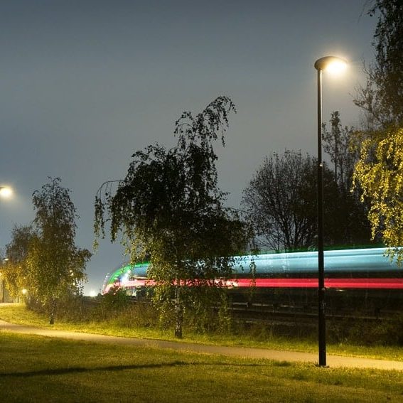 Subway passing Risløkka in the evening